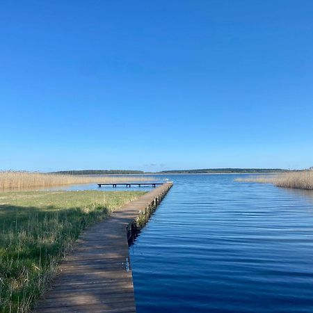 Domek Nad Jeziorem W Karwiku Exteriör bild