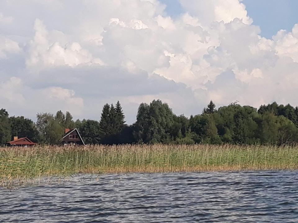 Domek Nad Jeziorem W Karwiku Exteriör bild